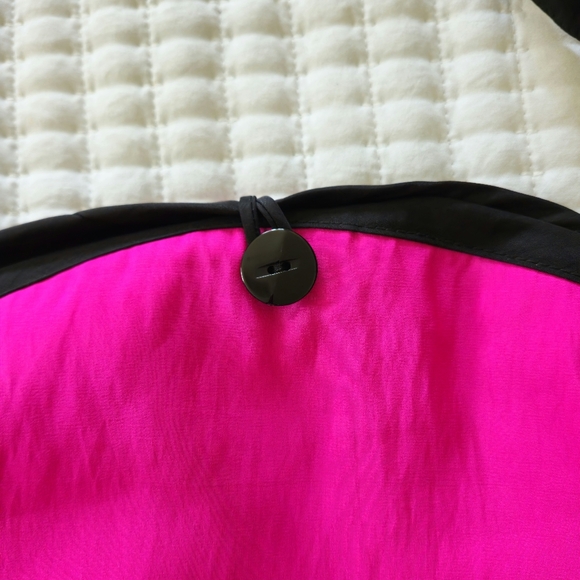 MYCRA PAC HOT PINK FUSCIA CROSS BODY BAG - Picture 4 of 8